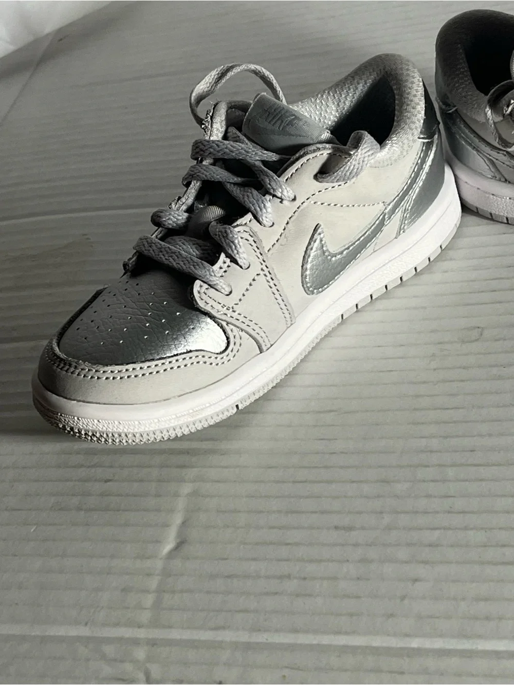 Nike size 9 children good condition